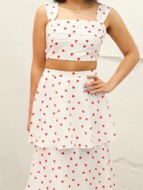 White Crop Top with Red Heart Print - XS